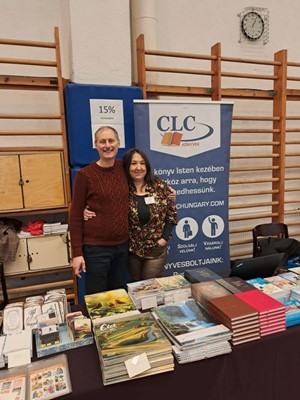 CLCHungary_WorldReport-Booktable-2